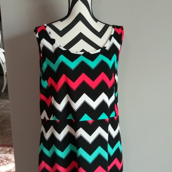 NEW Rouge Collection 4X 30/32 Dress - Picture 3 of 6